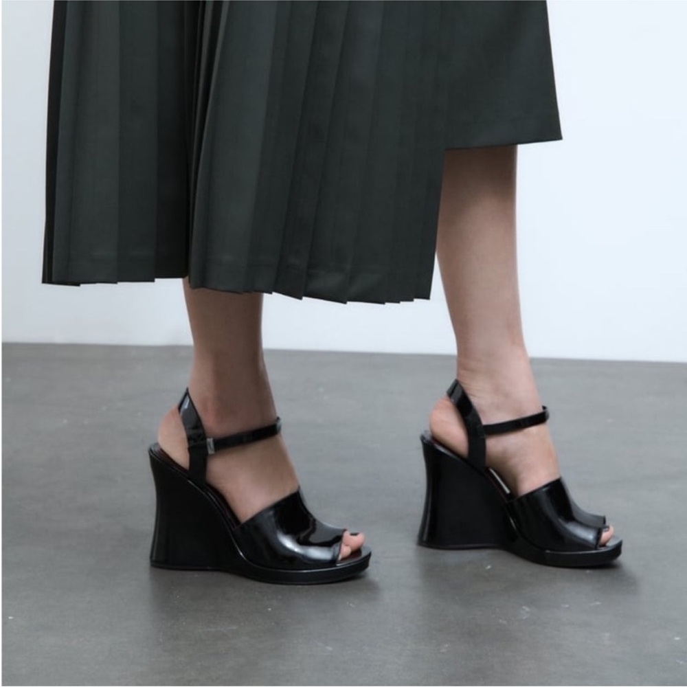 Zara FAUX PATENT LEATHER WEDGE SANDALS Size 38